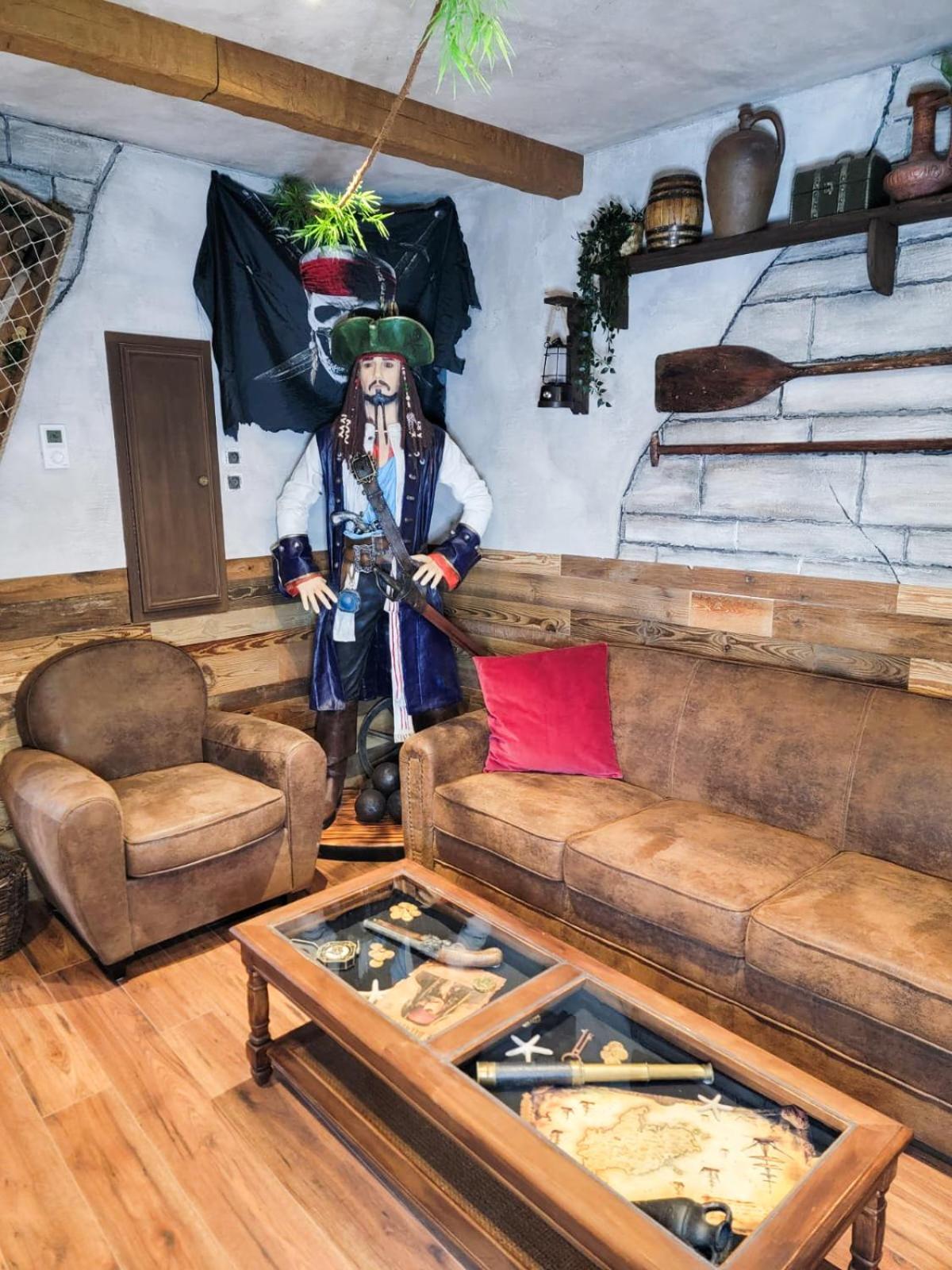 Le Repaire Des Pirates Logement Magique Sainte-Croix-en-Plaine Extérieur photo