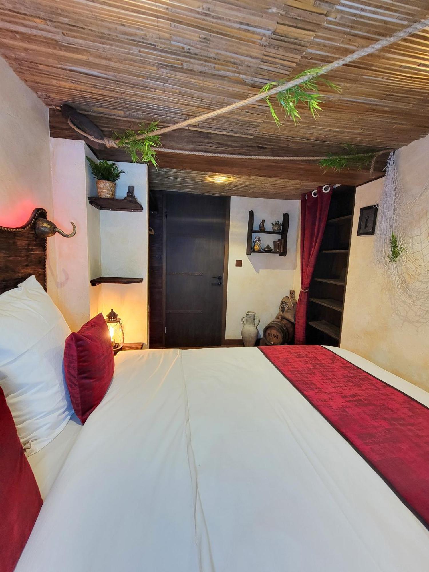 Le Repaire Des Pirates Logement Magique Sainte-Croix-en-Plaine Extérieur photo